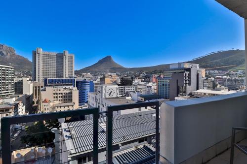 City View Retreat Balcony Parking AC by CTHA - image 6