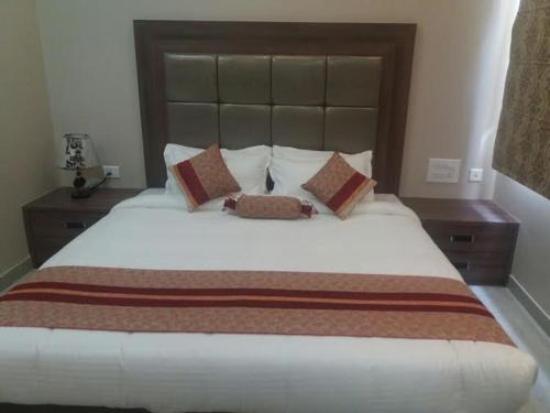 Deluxe King Studio room in Hotel Ozas Grand