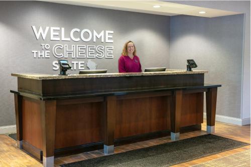 Fuajee, Hampton Inn & Suites Grafton in Grafton (WI)