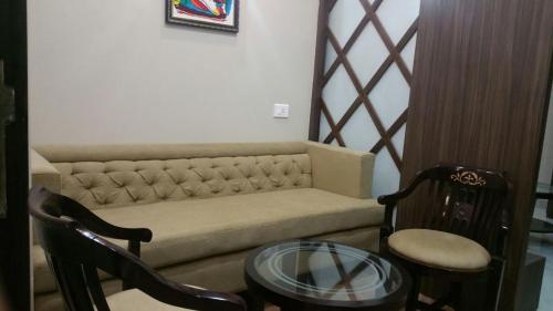 Deluxe Double or Twin Room image 7