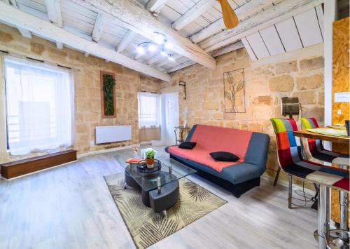 Immeuble 3 Apparts Centre historique St Gilles MaisoncarreeConciergerie - Mas de Pin Fourcat