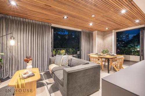 Morph 402 - Serene Getaway: Jacuzzi, AC, BBQ, El Poblado (photo 3)