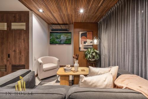 Morph 402 - Serene Getaway: Jacuzzi, AC, BBQ, El Poblado (photo 7)