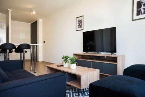Cozy Stadium Retreat 1BR Nunoa Getaway for 3