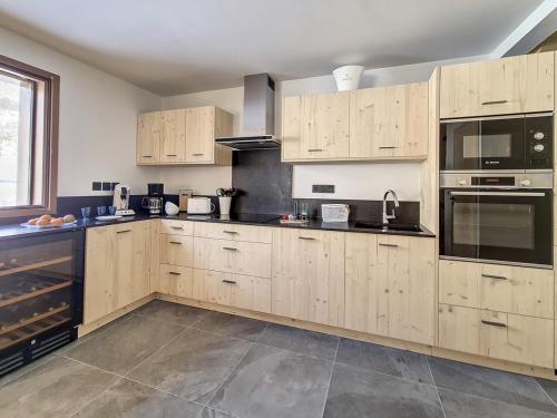 Chalet de luxe 10 pers, sauna, garage proche pistes - FR-1-344-1160 in Le Bettaix
