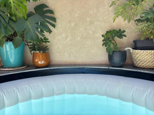 Chambre en centre ville avec jacuzzi in Faubourg