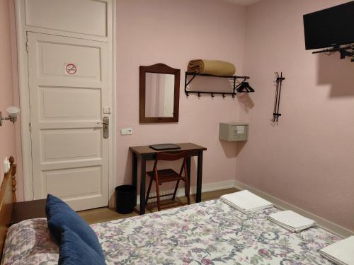 Hostal San Martin - image 12