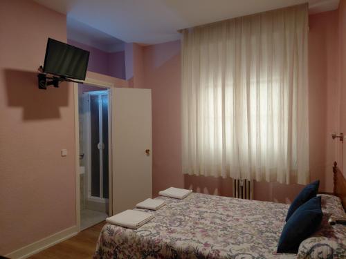 Hostal San Martin - image 7
