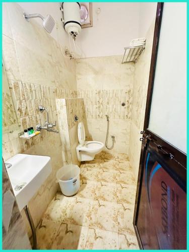 Hotel - P & S Recidency - Near Shree Kashi Vishwanath Temple - Comfortble Rooms With Good Space - A Top Rated Hotel In Varanasi, Rāmnagar (zdjęcie 9)