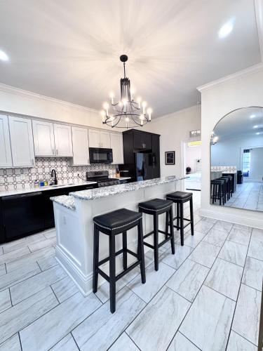Walking Distance to Downtown Free Parking