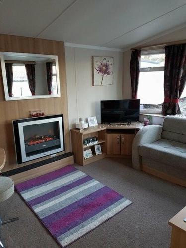 Marton Mere Holiday Village - Holiday Accommodation 6028