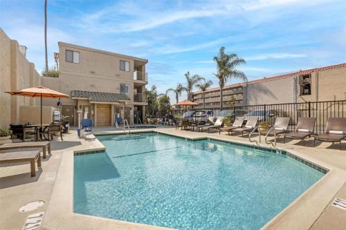 Best Western Plus Anaheim Inn - image 12