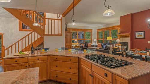 Bystone Villa Retreat – Breckenridge, CO