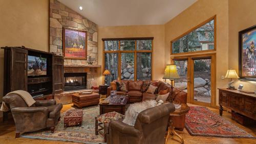 Chalet Aster, Edwards