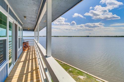Gulf Coast Cottage with Beach Access Fish and Paddle!, Port Lavaca