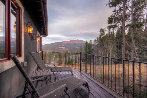 Chateau of Breckenridge in Four O'Clock