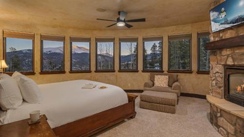 Chateau of Breckenridge in Four O'Clock