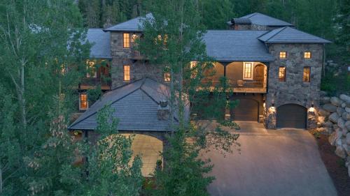 Chateau of Breckenridge in Four O'Clock