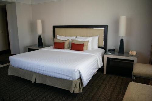 Bed, Regal Pacific Puerto Madero in Buenos Aires