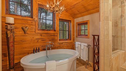 Cypress Mountain Chalet in Baldy Mountain