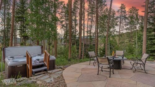 Cypress Mountain Chalet in Baldy Mountain