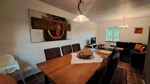 Beautiful and cosy house near the lake in Olofstrom