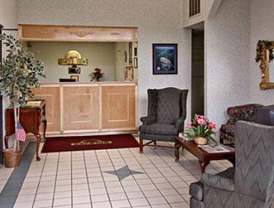 大堂, 亨德森維爾戴斯酒店 (Days Inn by Wyndham Hendersonville) in 亨德森維爾(NC)