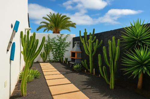VILLA BARRACUDA - "Seaview 3min walk to the beach" 4