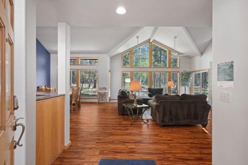 1 Colonial Bikes to Explore Sunriver image