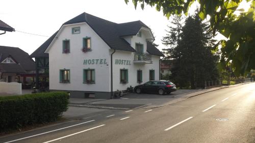 Mama's House 7min from Airport