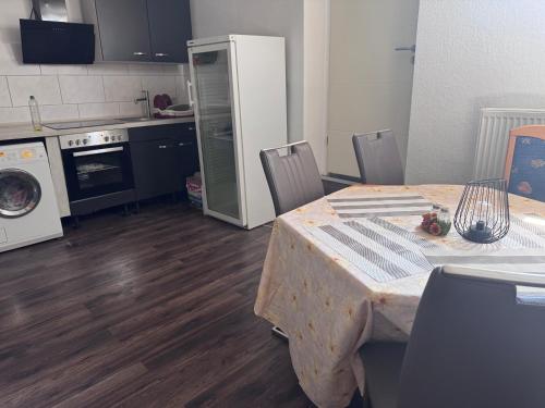 virtuve, DanMa Ferienwohnung Apartment-Gemeinschaftsküche (DanMa Ferienwohnung Apartment-Gemeinschaftskuche) in Laubach (Rhineland-Palatinate)