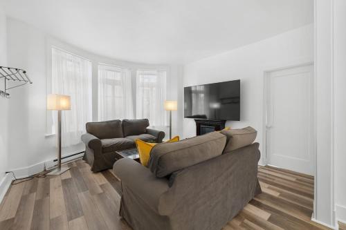 Suite Belle — other in 1210 Cours du Général de Montcalm 2, Quebec City Canada, G1R 3G4