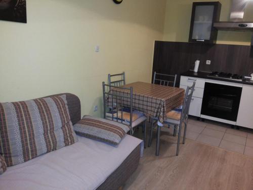  Apartment Šimanović, Ferienwohnung in Vodice