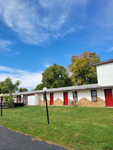 The Daniels Motel - image 7