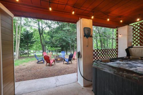 Gloria's Hot Tub Game Room Fire Pit in Blakeslee 