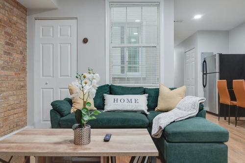 Modern 2BR Near H St Walk to Union Market and Metro