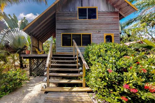 Blue Tang Beach House at Ocean’s Edge -Gold Standard Certified in Maya Beach