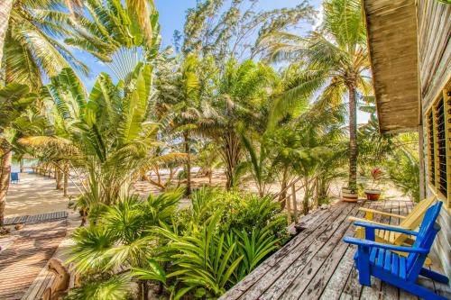 Blue Tang Beach House at Ocean’s Edge -Gold Standard Certified in Maya Beach