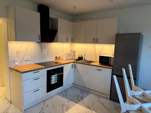 Seadmed, Apartment w domu pod orzechem in Gogolin