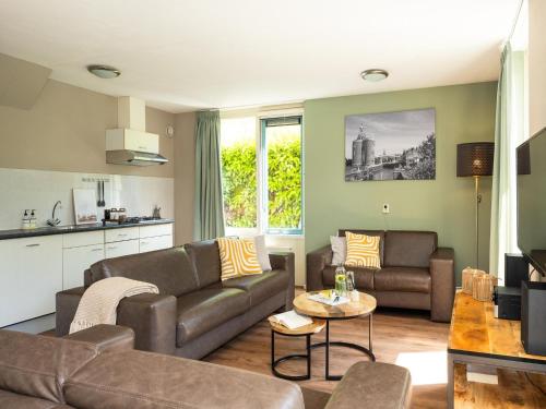 Villa in Andijk with South-Facing Garden in มีเดมบลิก