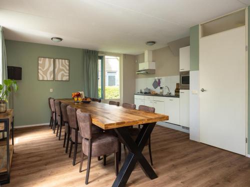 บริการและสิ่งอำนวยความสะดวก, Villa in Andijk with South-Facing Garden in มีเดมบลิก