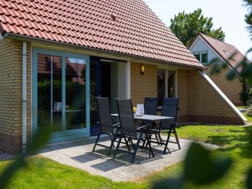  Villa in Netherlands with Spacious Garden in Andijk