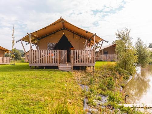 Safari Lodge by IJsselmeer Lake