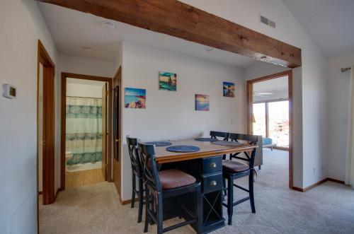 Pool & Lake Access! 3rd-Floor Osage Beach Retreat, Osage Beach (zdjęcie 7)