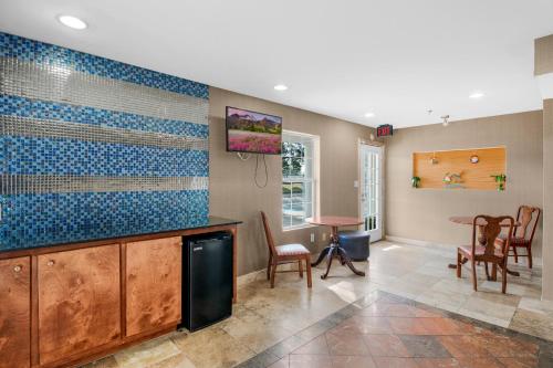 Fuajee, Glennville Inn in Glennville (GA)