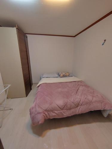 首尔 Sinchon House close to the airport 单人房 外观