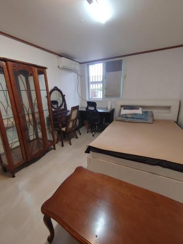 首尔 Sinchon House close to the airport 单人房 套房