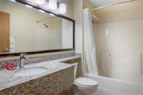 SureStay Plus Hotel by Best Western Litchfield - image 14