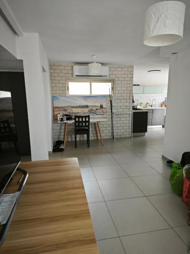 Cozy En-suite Room on Ground Floor of Duplex in Bat Yam