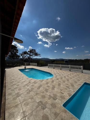 Sítio com 2 Piscinas em Arujá